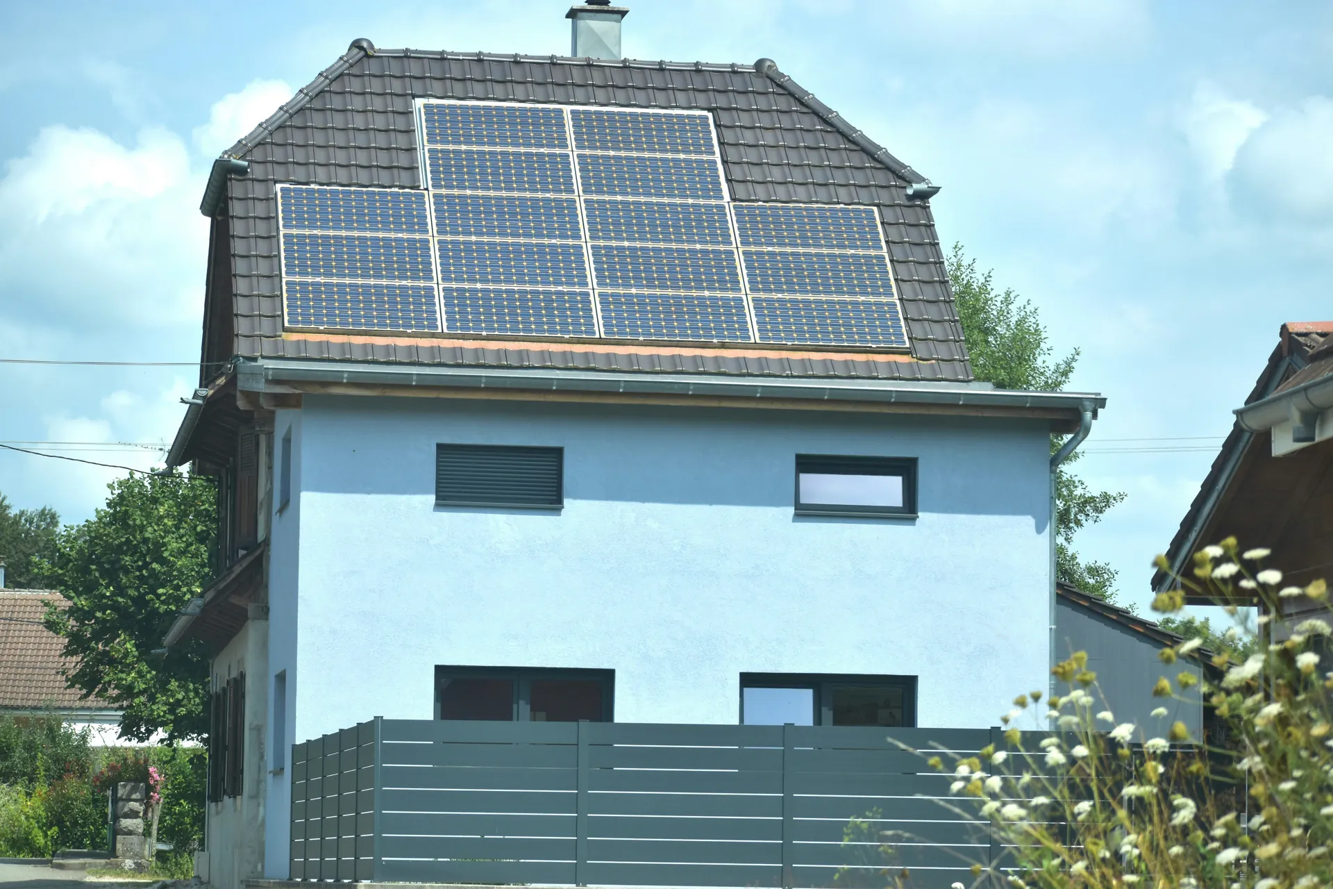 Maison panneaux solaires 