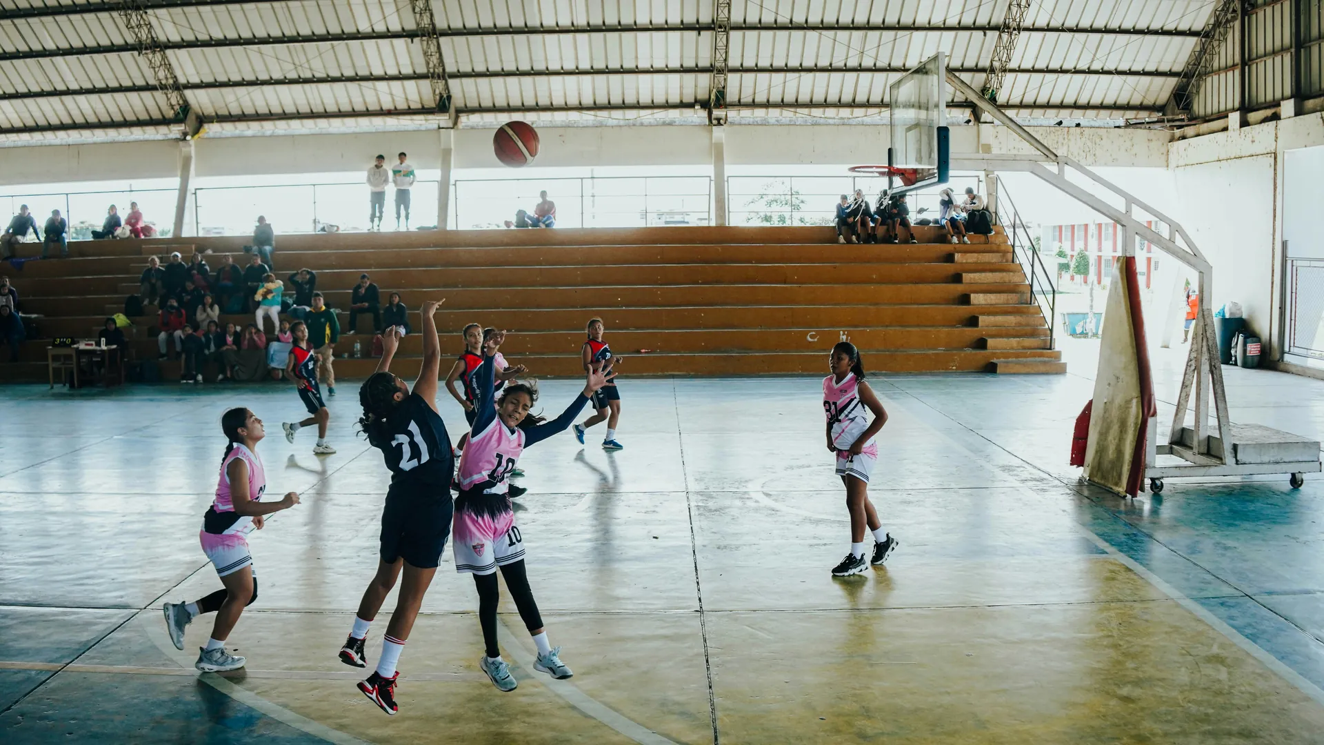 Cours de basket à l'école