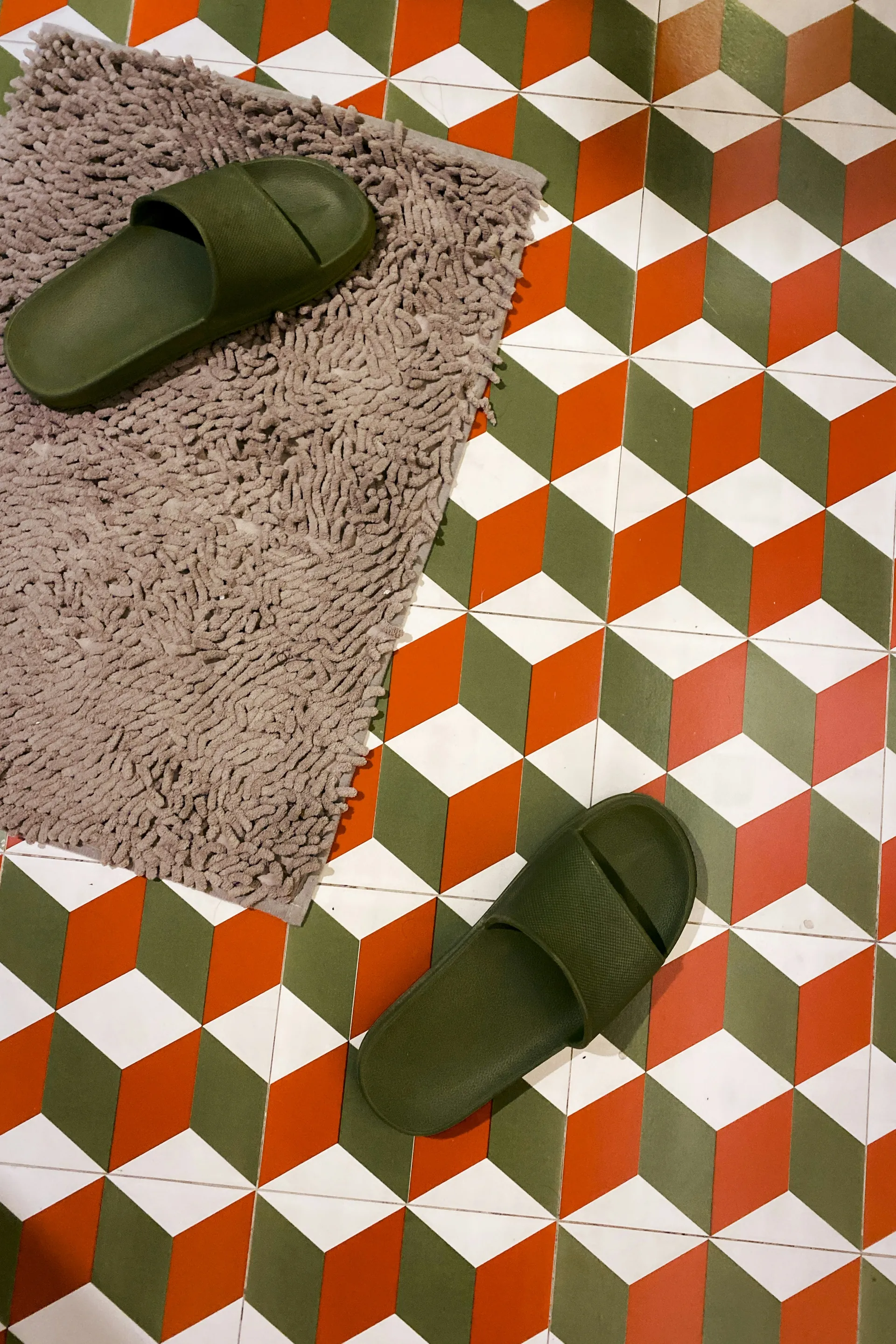 Tapis de salle de bain, avec chaussons