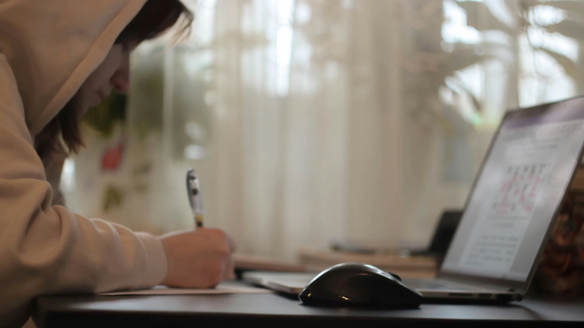 Pierre PRIVAT  avocat droit immobilier vous assiste afin que votre assureur prenne en charge la réparation des catastrophes naturelles. Agissez vite prenez RDV. 