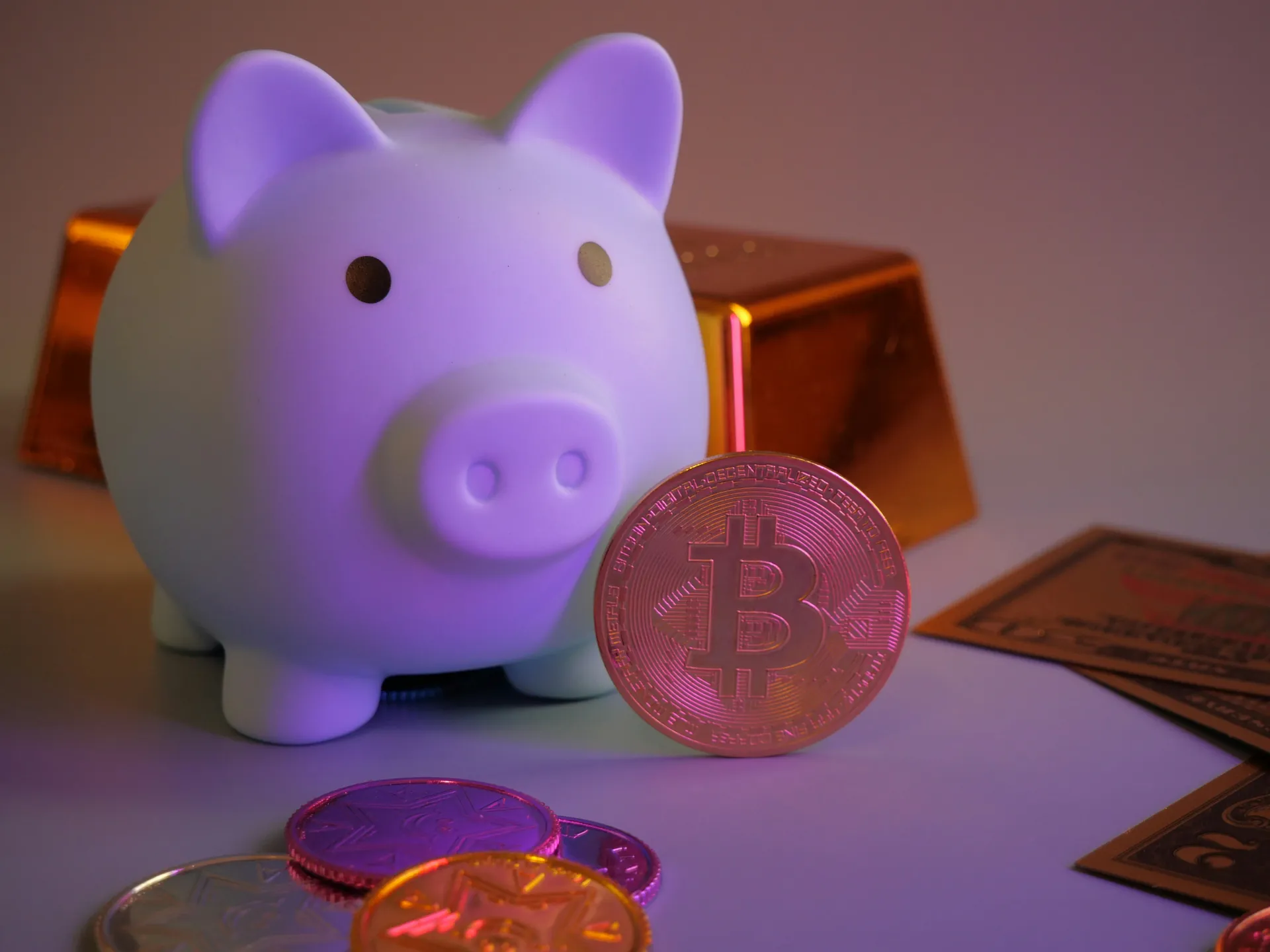 tirelire, bitcoins, lingot