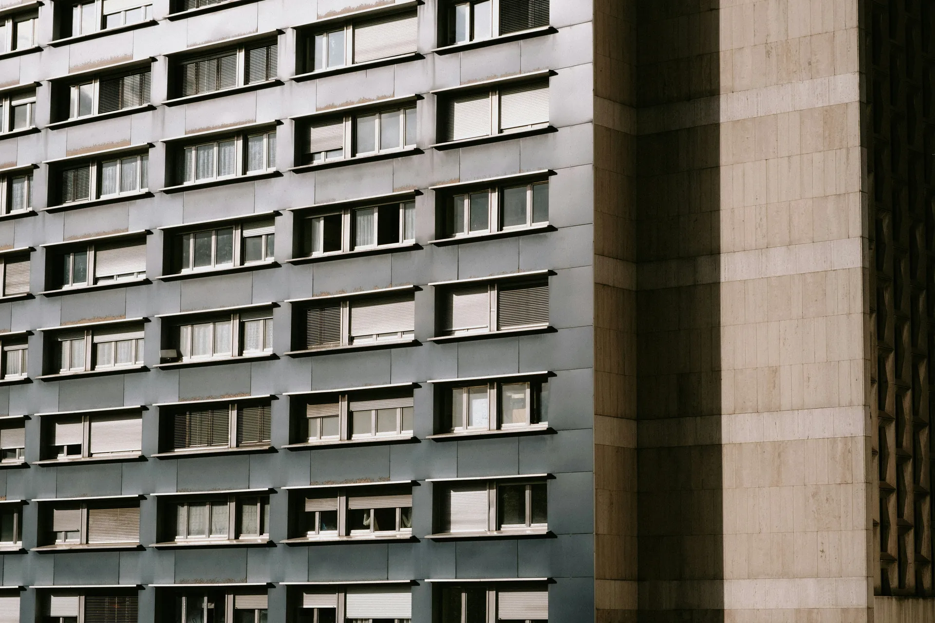 Devanture d'immeuble vieille 