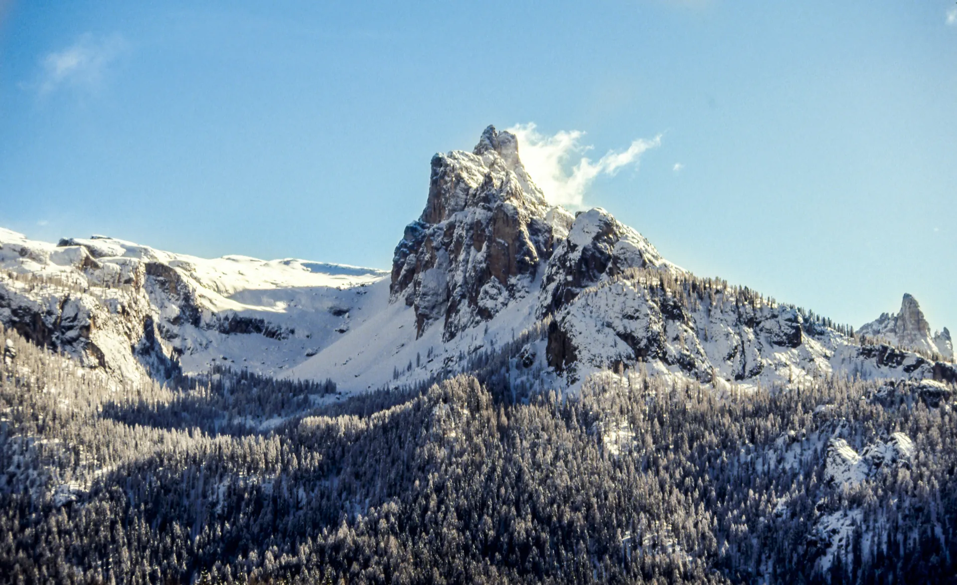Montagnes enneigée