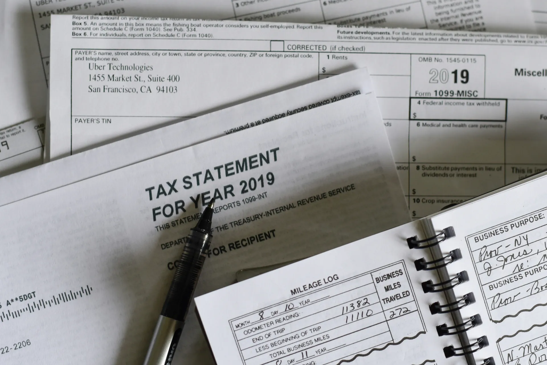 Papier tax et stylo plume