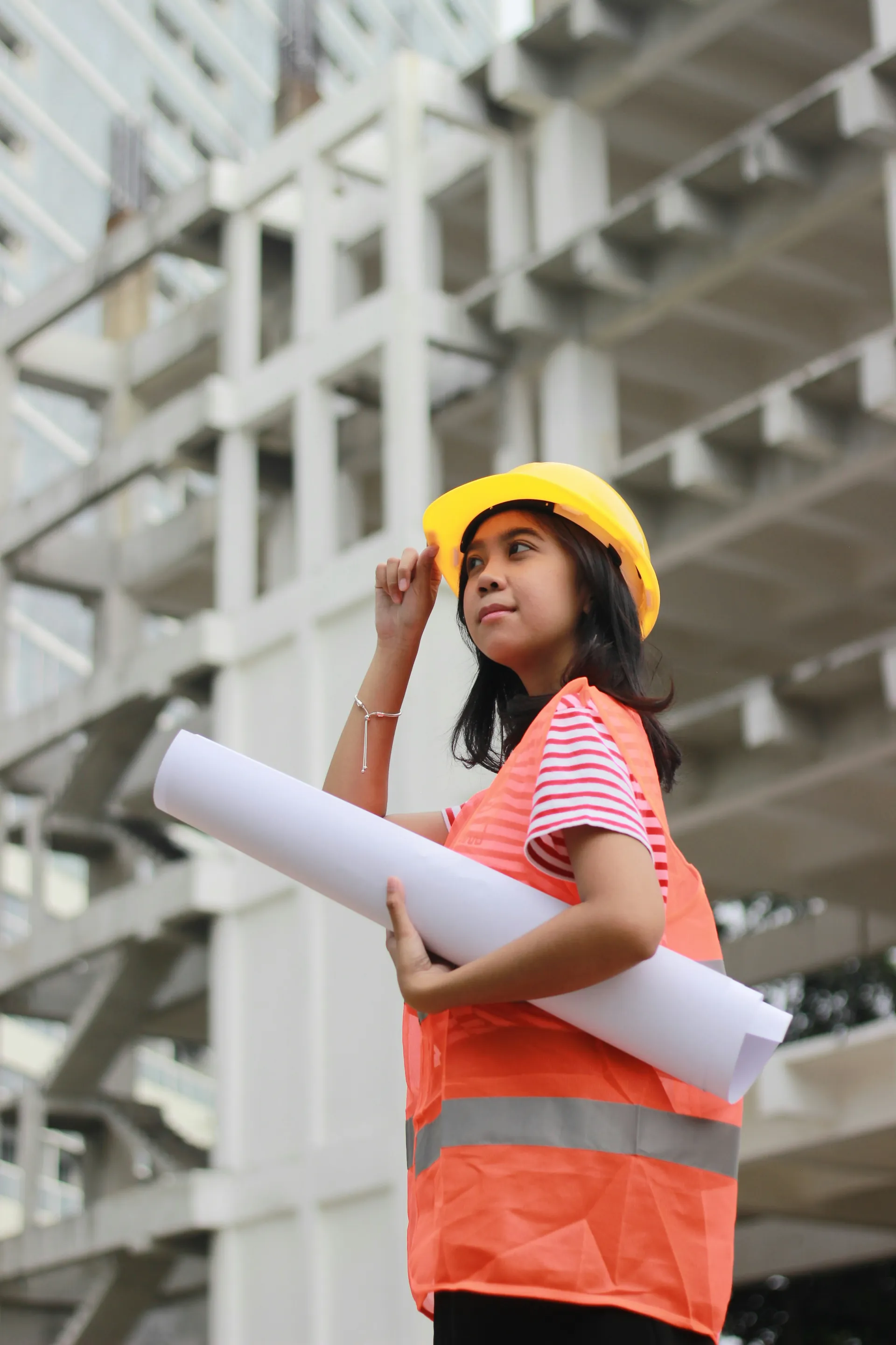 Dame sur un chantier